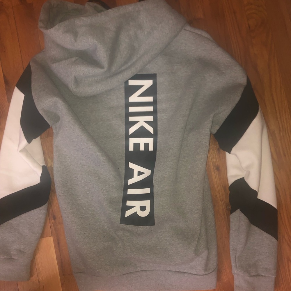 Men’s Nike sweatshirt